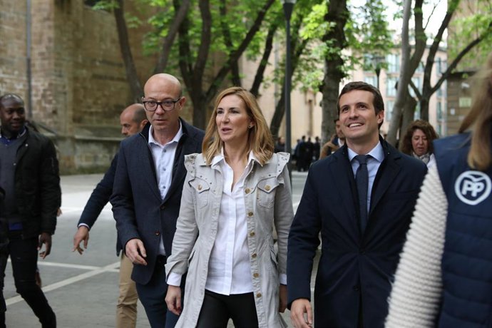 Ofrenda floral a la Virgen Dolorosa en Pamplona con la participación del presidente del PP, Pablo Casado  