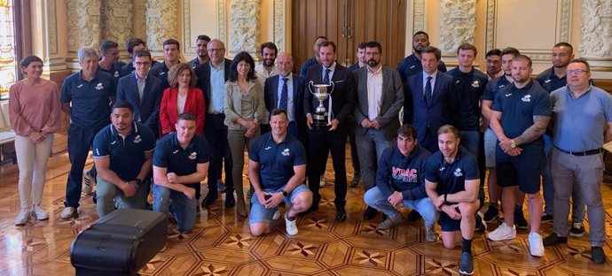 Puente felicita al VRAC por su novena Liga y valora el ejemplo que pueden dar sus jugadores a la cantera del rugby