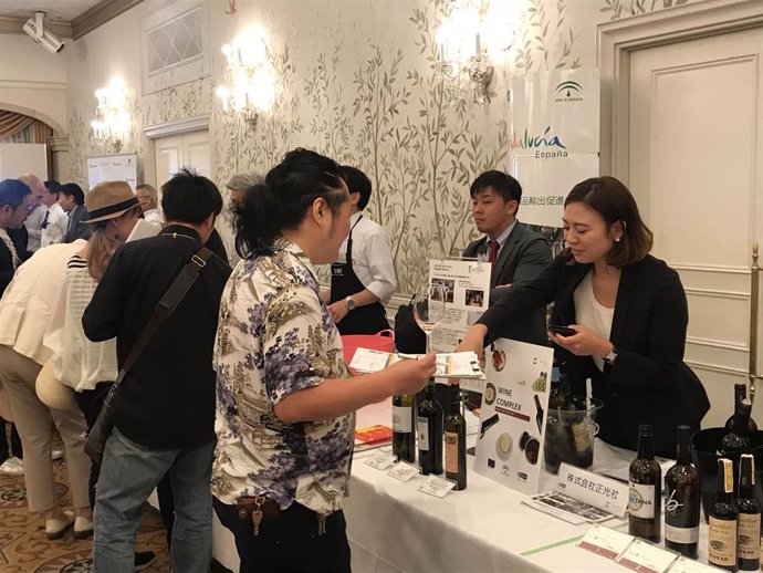 Economía.- Más de una decena de bodegas andaluzas promocionan sus vinos en Japón a través del evento 'Wine Complex'