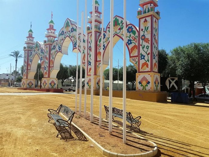 Sevilla.- La Feria de Alcalá de Guadaíra ultima el montaje de sus 76 casetas