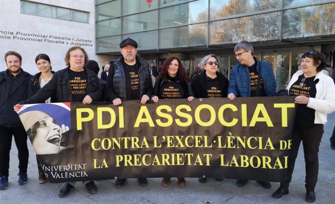 Profesores asociados de la UV expresan por carta a Puig y al Botnic su "decepción" por la "miseria laboral" que sufren