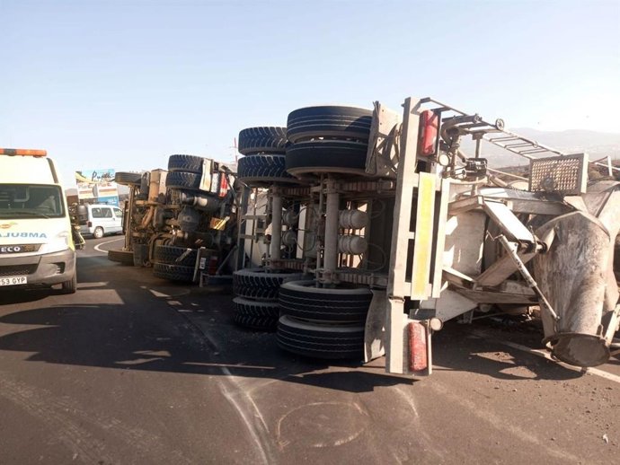 26M.- Un Varón Resulta Herido Tras El Vuelco De Un Camión En Tenerife