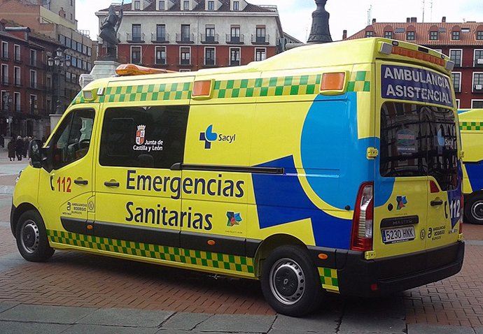 Sucesos.- Policías locales de Valladolid reaniman a un hombre de 63 años en parada cardiorespiratoria