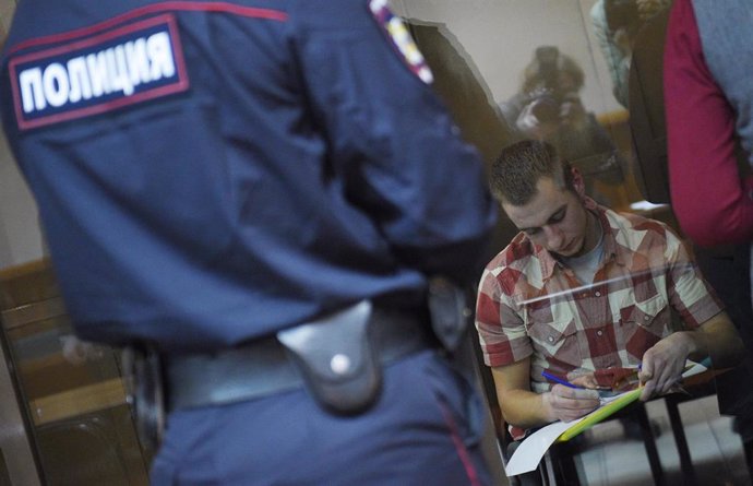Detained Ukrainian sailors trial in Moscow