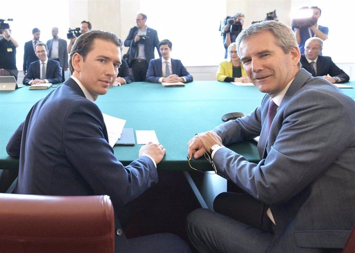 Austria's new cabinet meets in Vienna