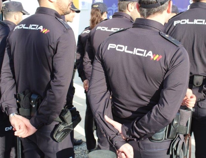 Córdoba.- Sucesos.- Intervenidos 30 estupefacientes y dos armas blancas en 120 incidencias durante el sábado de Feria