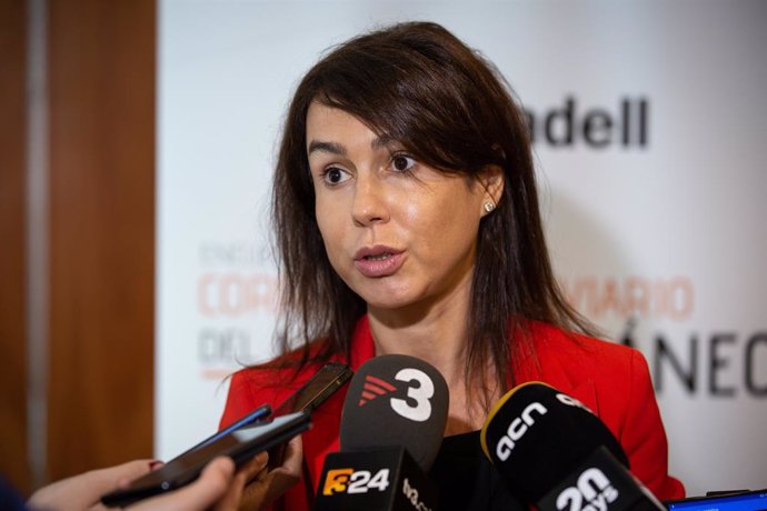 Isabel Pardo De Vera Atén Als Mitjans Després de la Jornada Sobre El Corredor Ferr
