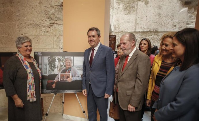 La FAMP y Europa Press inauguran una exposición titulada 'Alcaldesas Andaluzas'