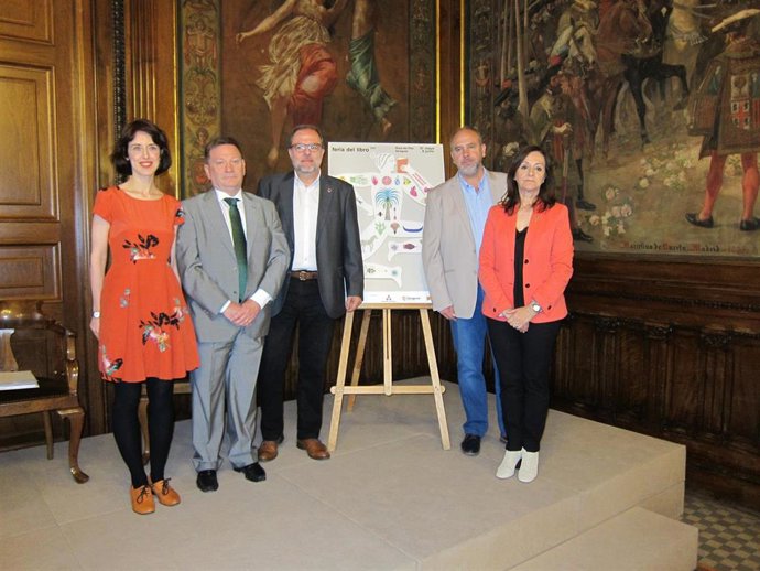 Zaragoza.- La Feria del Libro reúne en 66 casetas al sector del 31 de mayo al 9 de junio, en la plaza del Pilar