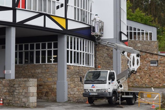 El colectivo Mariña Patrimonio reclama la paralización de las obras en la fábrica de Sargadelos, declarada BIC