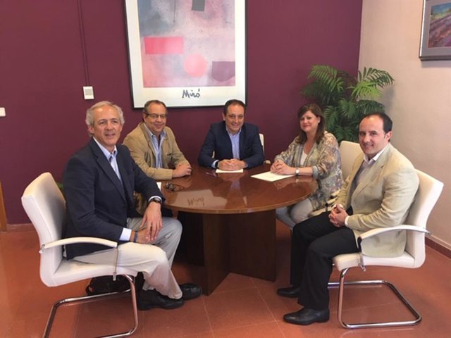 Jaén.Diputación y farmacéuticos colaborarán para dispensar medicamentos a personas con dificultades físicas o cognitivas