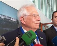 Borrell dice que la decisión de Estrasburgo sobre el recurso de Puigdemont es "un espaldarazo muy importante" al TC