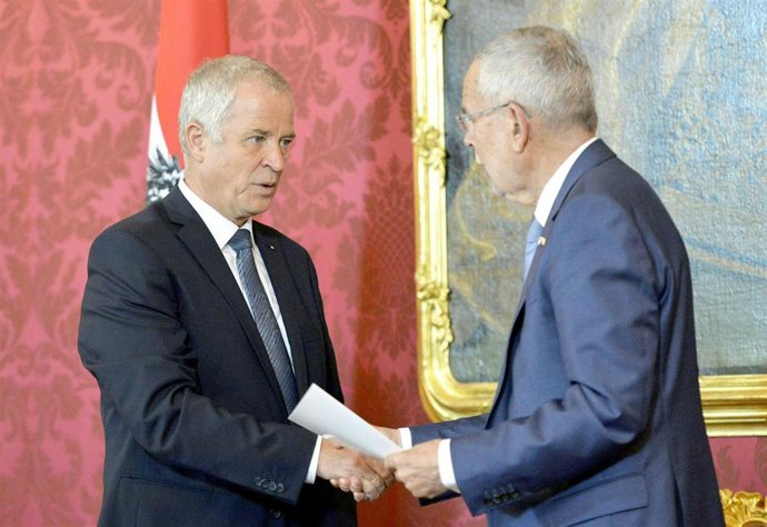 Austria\'s interim chancellor swearing-in in Vienna