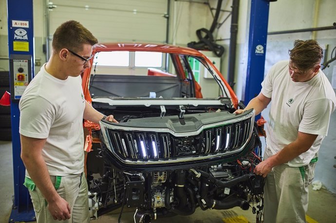 Economía/Motor.- Más de 35.000 aprendices de Skoda construyen un sexto prototipo para la marca checa