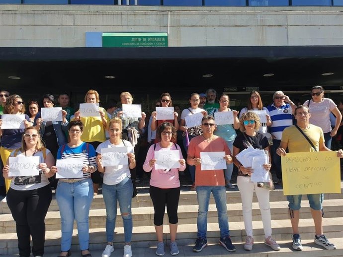 Ustea alerta de que el proceso de escolarización deja una "pérdida de unidades de la enseñanza pública" en Andalucía