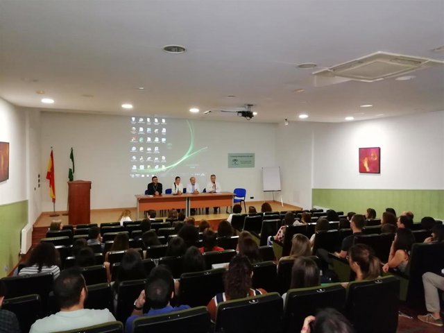 Jaén.- Un total de 39 profesionales sanitarios inician su formación como especialistas en el Complejo Hospitalario