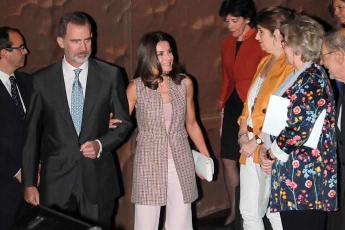 La Reina Letizia vuelve a confiar en Zara y se decanta por las tendencias de esta primavera