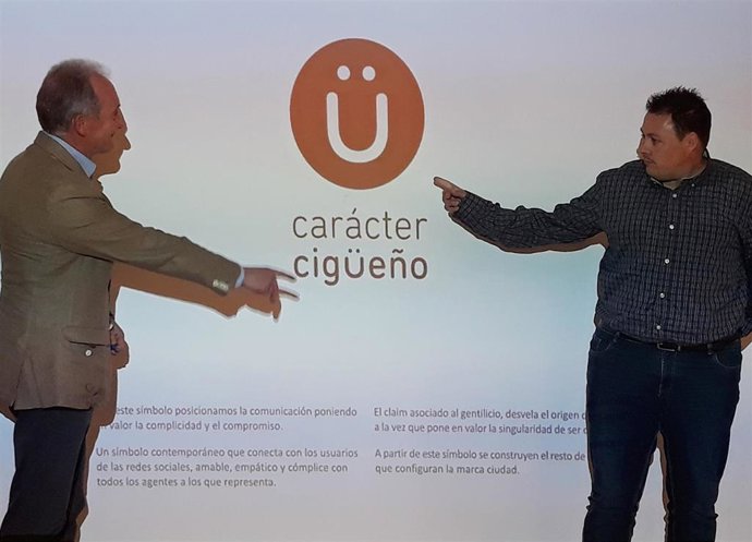 El Ayuntamiento presenta su marca Ciudad a través de una 'ü' convertida en emoticono y el lema 'Carácter cigüeño'