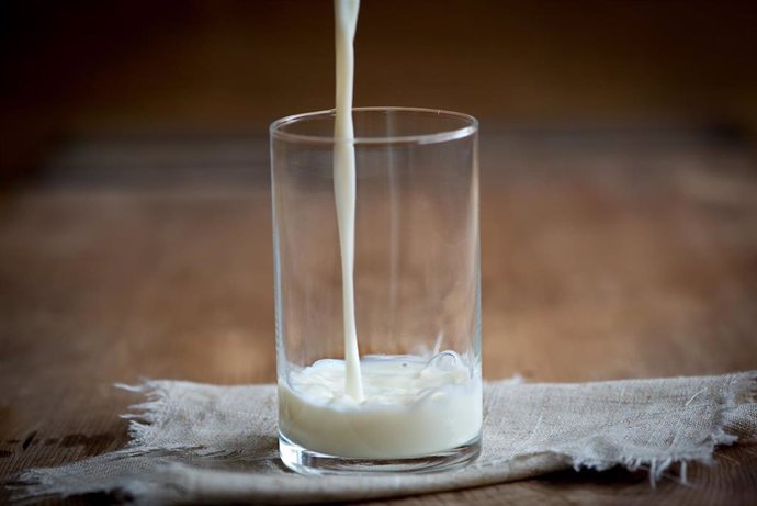 El BOE publica el convenio entre Inlac y Agricultura para relanzar al sector lácteo hasta 2021