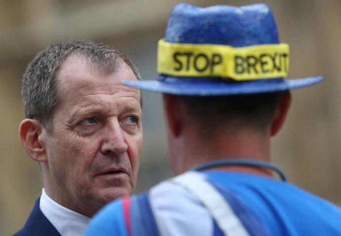 R.Unido.- El Partido Laborista expulsa al ex portavoz del Gobierno de Blair por votar a los liberales en las europeas