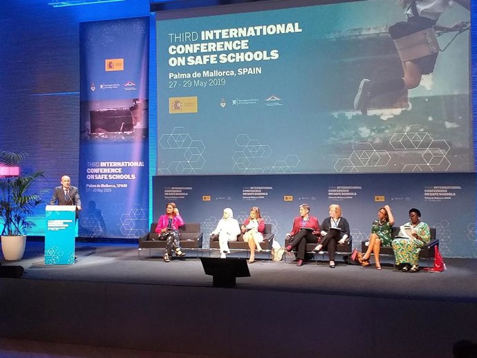 Una representante de las Naciones Unidas defiende en Palma que "las mujeres son una fuerza para la paz, si tienen voz"