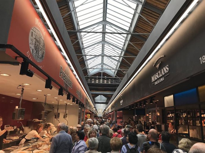 El Mercat de Sant Antoni restringirá el acceso a grupos de visitantes los viernes y sábados