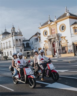 Acciona lleva a Sevilla su servicio de motos eléctricas compartidas