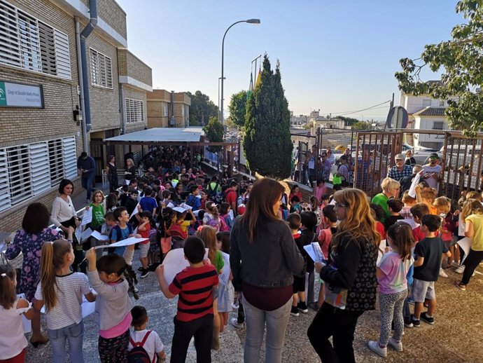 Almería.-La Junta de Personal Docente critica el desplazamiento forzoso de profesores con la pérdida de unidades