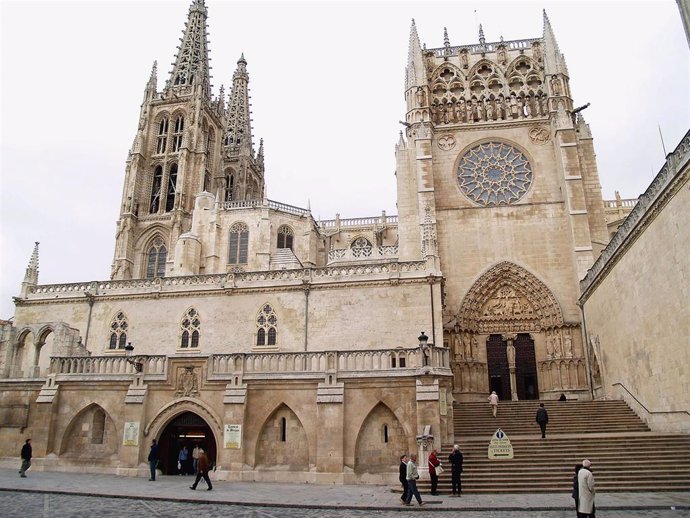Burgos contribuirá con aportaciones económicas a la reconstrucción de Notre Dame
