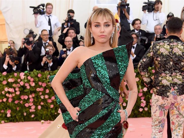 Miley Cyrus desvela su próximo disco, 'She is coming'