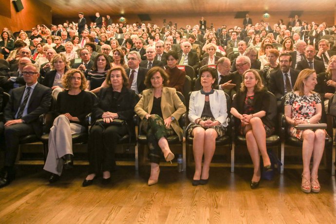 Homenaje a José Pedro Pérez-Llorca en el auditorio del Museo del Prado