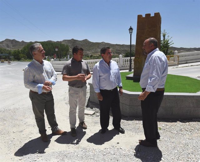 Visita de la Diputación de Granada a obras de Castilléjar