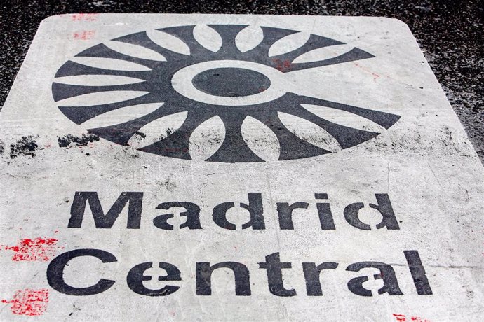 Feneval, en contra de la obligatoriedad de exhibir las etiquetas medioambientales en Madrid Central