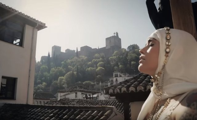 Vinila Von Bismark presenta impactante e inquietante videoclip rodado en Granada: en Quejío Nazarí