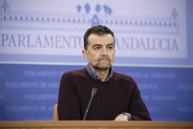 Rueda de prensa del portavoz parlamentario de Adelante Andalucía, Antonio Maíllo