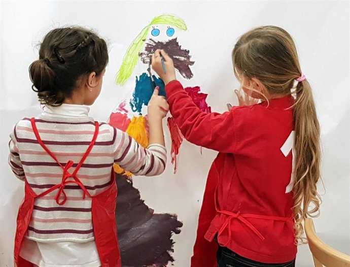 Talleres taller niño cultura arte Museo Picasso Málaga técnica pintura semana sa
