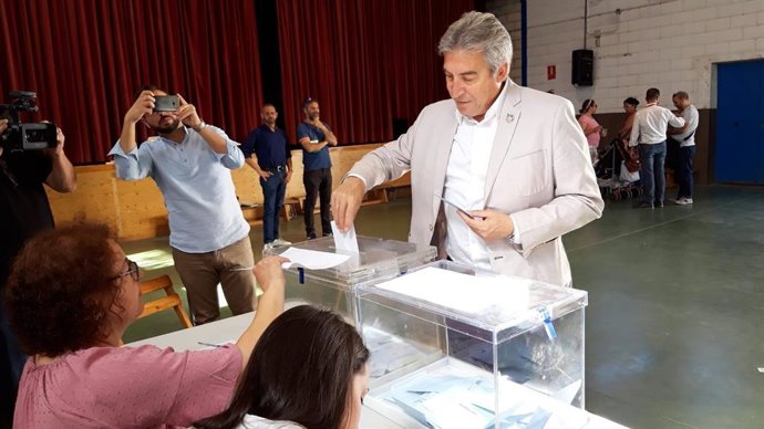26M.- Falta de papeletas y ausencia de vocales o presidentes de mesa, principales incidencias en colegios de Andalucía