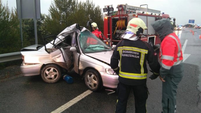 Sucesos.- Dos heridos leves en sendas salidas de vía en Castejón y Lizoáin