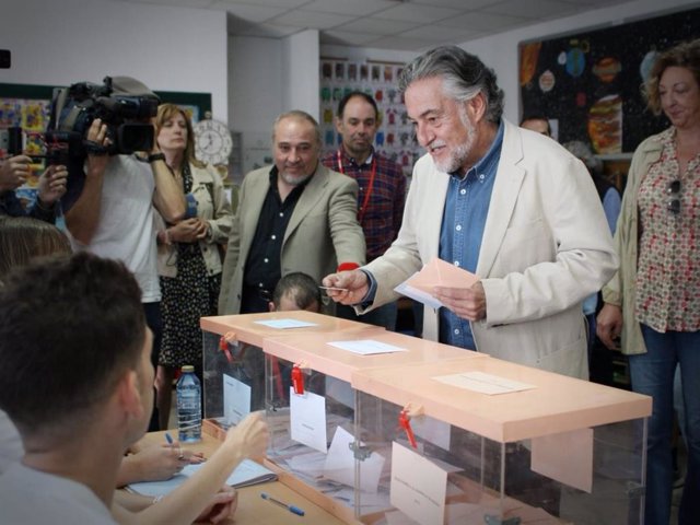 VÍDEO: 26M.- Pepu Herández llama a votar "en masa" para "defender los derechos que tanto han costado lograr"