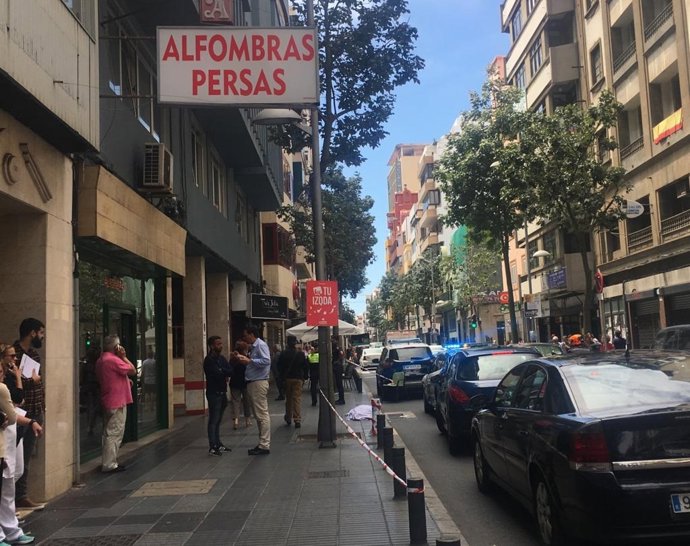 Sucesos.- Una mujer fallece al caer desde la cuarta planta de un edificio en Las Palmas de Gran Canaria