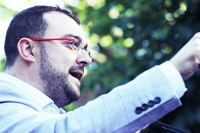 26M-A.- Barbón (PSOE) desmiente a Mallada (PP) y niega que esté pactando con Ciudadanos