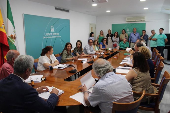 [Grupohuelva] 1 Nota Y 2 Fotos Junta (Firma Convenios Igualdad)