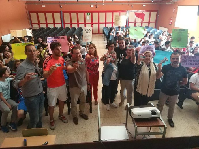 Huelva.- Alumnos del IES Rafael Reyes en Cartaya participan en la campaña de promoción de donación de órganos y tejidos