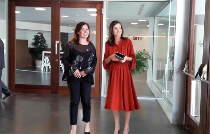 La Reina Letizia recalca en Palma que promover la seguridad en el acceso a la educación "es responsabilidad de todos"