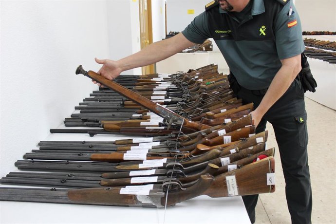 Granada.- Sucesos.- La Guardia Civil expone un millar de armas que serán subastadas