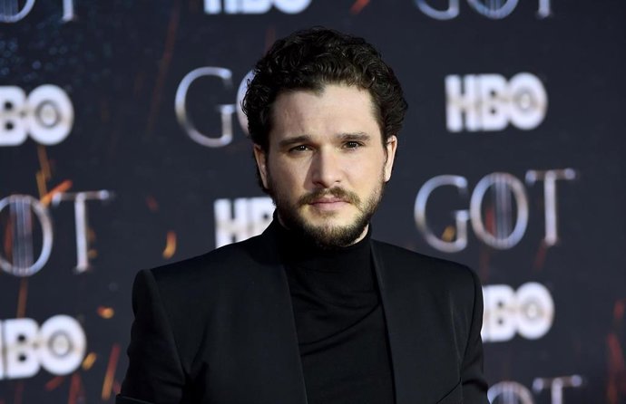 Cultura.- Kit Harington (Jon Snow) ingresa en una clínica para tratar "problemas personales" tras Juego de Tronos