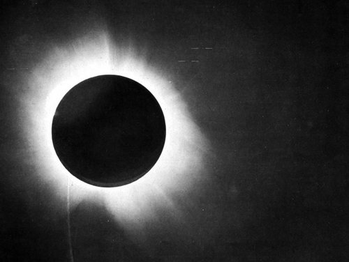 Un siglo de la demostración práctica de la Relatividad General