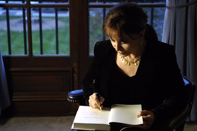 Isabel Allende presenta su último libro, 'Largo pétalo de mar', inspirado en el drama de los inmigrantes