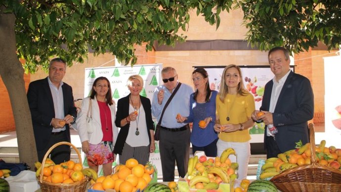 Almería.-La Junta celebra una jornada para la promoción del consumo de fruta entre sus profesionales