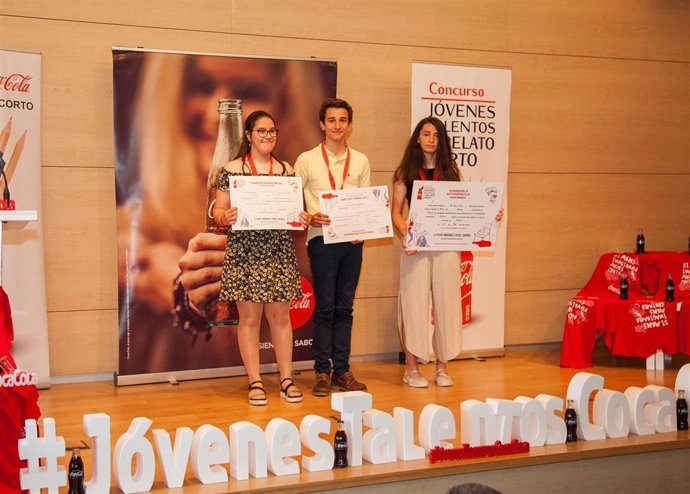 Almería.-La alumna del colegio Compañía de María Ana Segura Rueda, ganadora del Concuros de Relatos Jóvenes de Coca-Cola